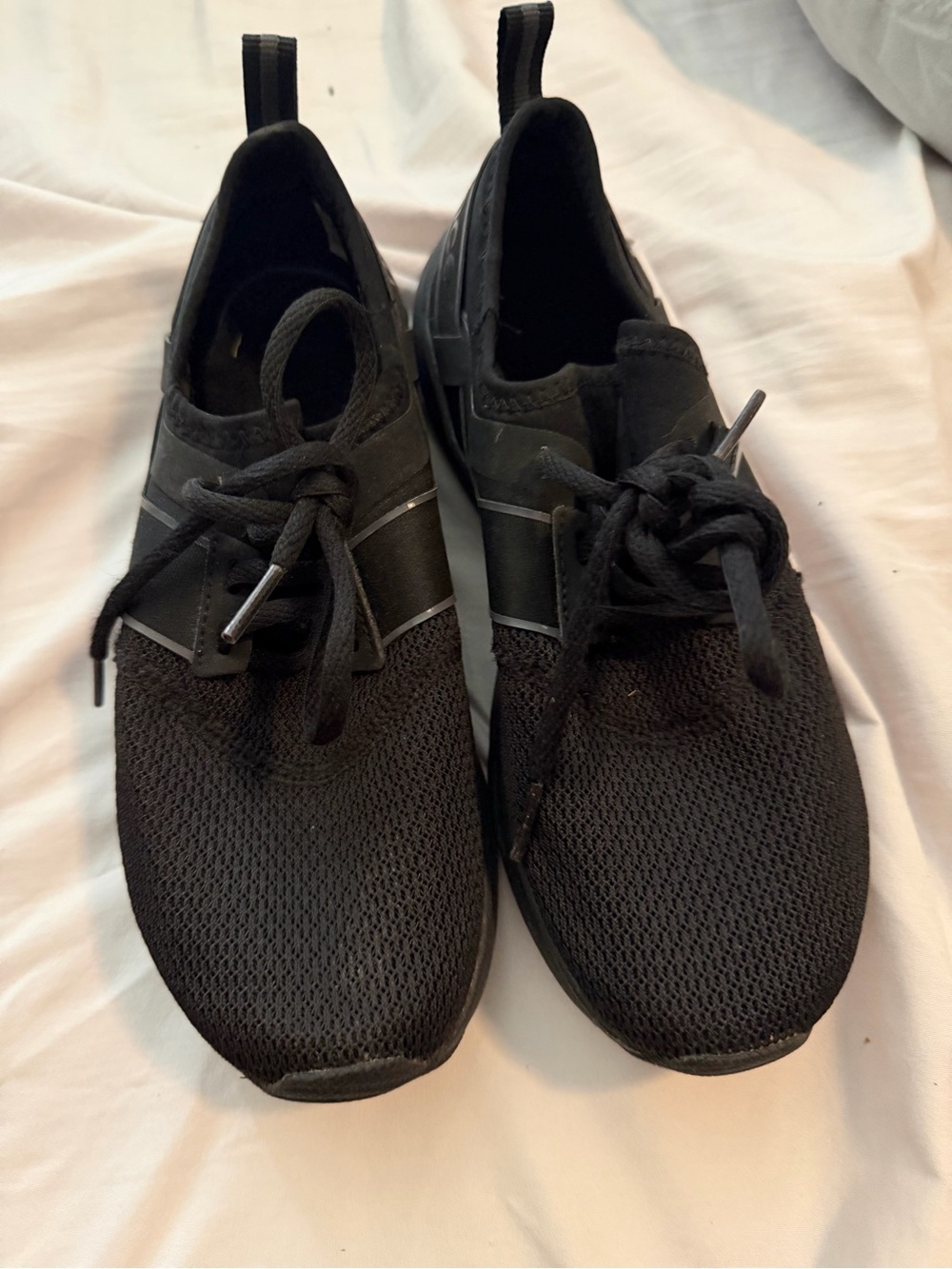 New Balance Men's Black Knit Lace-Up Athletic Sneakers